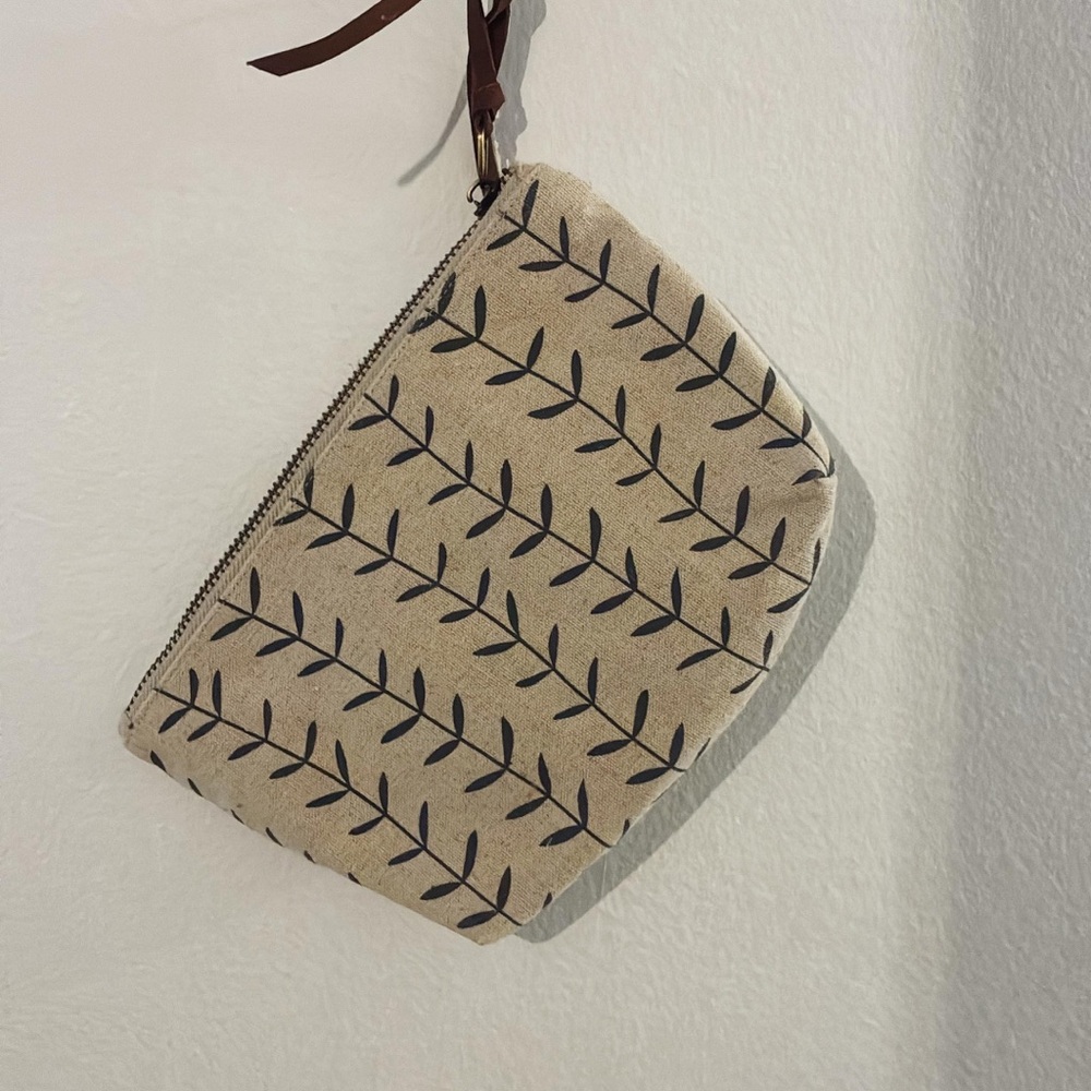 Linen Beige Pouch